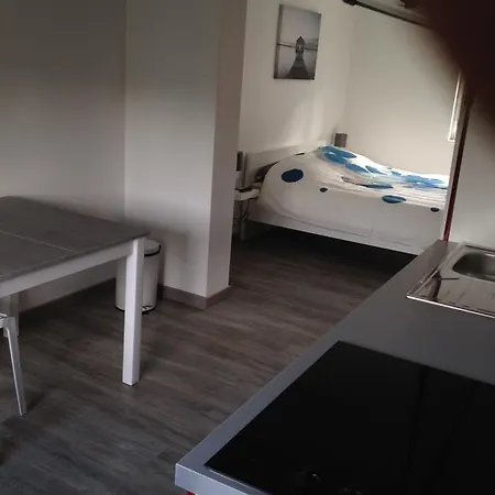 Neo - Sleep In Apartment