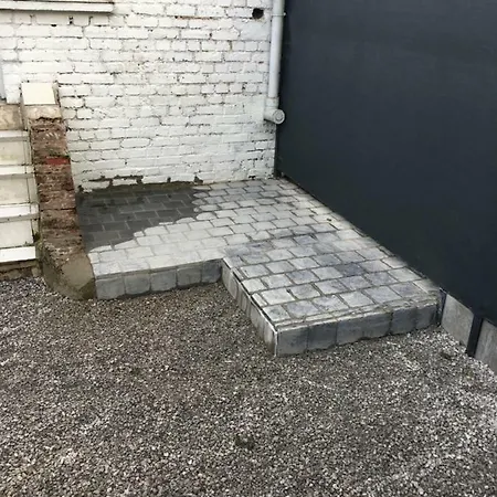 Neo - Sleep In Valenciennes